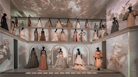 paris louvre dior ausstellung|la galerie dior pdf.